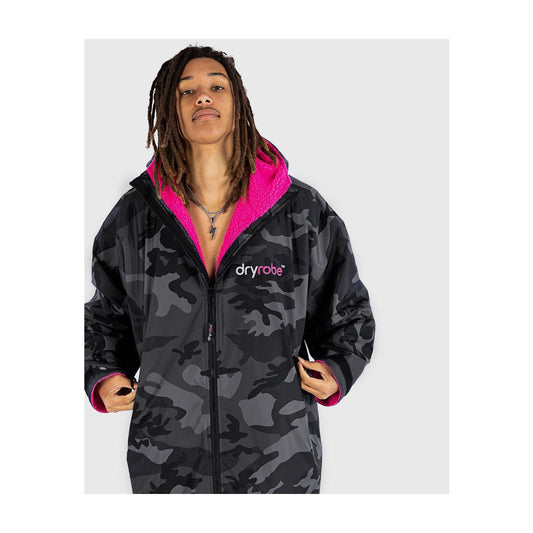 dryrobe advance long sleeve schwarz camo pink umkleidemantel
